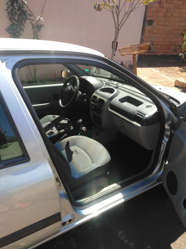 Renault Clio 1.0 Authentic 2005 4 Portas