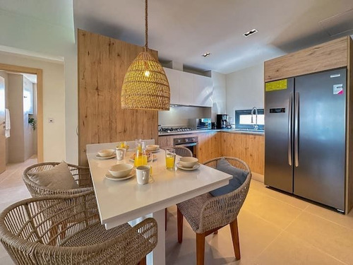 Apartamento De Dos Habitaciones Totalmente Amueblado, En Los