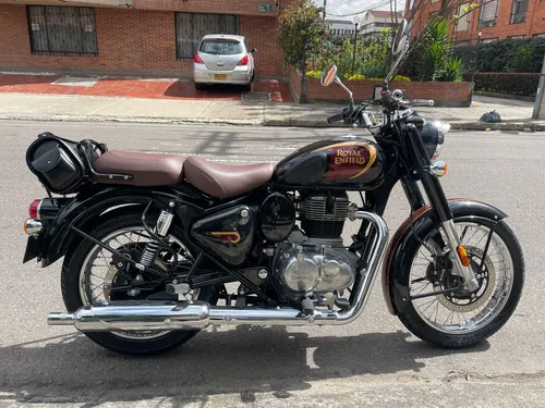 Royal Enflied Classic 350, Negro Perlada, Modelo 2024, 270 K