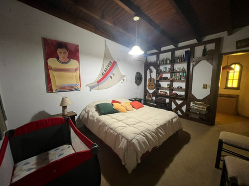 Amplia Vivienda Con Excelentes Comodidades Proxima Al Centro De La Ciudad