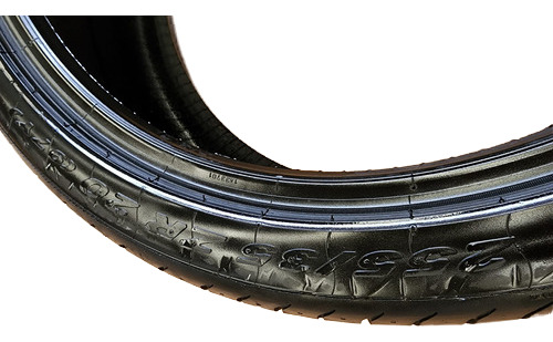 Llanta Rin 20 Pirelli P Zero 255/35/20