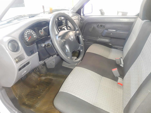 Imagen 8 de 9 de Nissan Np300 2.4 Chasis Std 5 Vel 2013