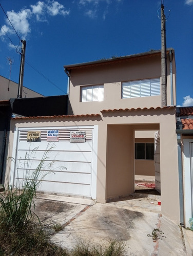 2 Casas No Mesmo Terreno Com Frente Para 2 Ruas