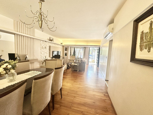 Venta De Hermosa Casa En Parque Chacabuco