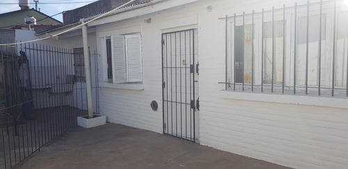 Imagen 17 de 20 de Vendo - Casa - Con Parque Y Cochera