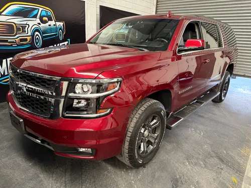 Chevrolet Suburban Z71, 5.3 Lts V8, 4x4