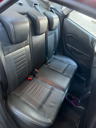 Ford Fiesta Kinetic 1.6 Sedan Titanium 120cv
