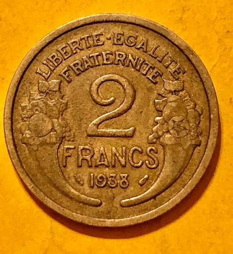 3 Monedas: 2, 1 Francos Y 10 Céntimos Franceses + 4 Timbres (Usado)