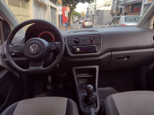 Imagem 10 de 12 de Volkswagen Up! 2015 1.0 Take 5p
