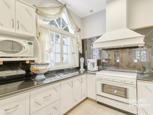Mansion En Venta En Parque Leloir Con 4 Dormitorios En Suite Y 7000 M2