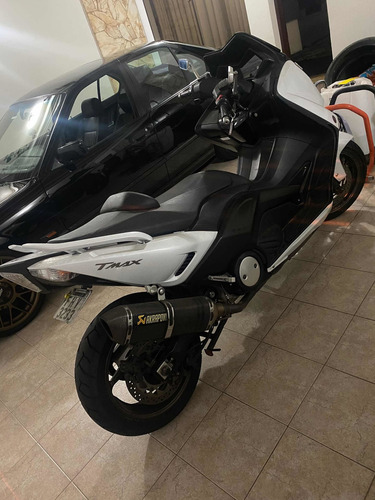 Yamaha T-max 530