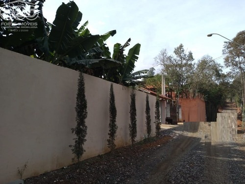 Linda Chácara , Com Muita Área Verde Em Torno Do Local, Facilidade De Acesso Ao Centro Comercial Da Cidade. - Ch00389 - 68127130