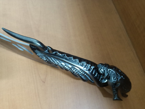 Daga Cabeza De Alien De 38 Cm. (Usado)
