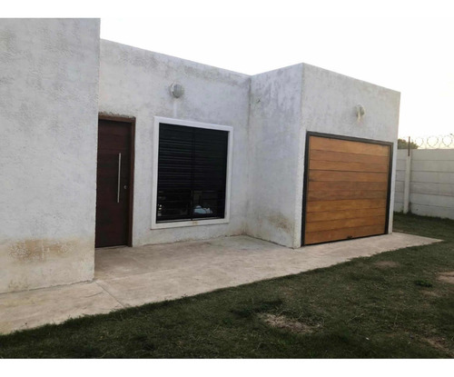 Casa De 2 Dormitorios En Ciudad Del Plata