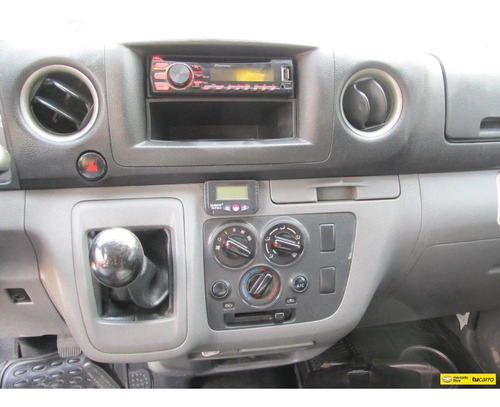 Nissan Urvan 12 Puestos Van