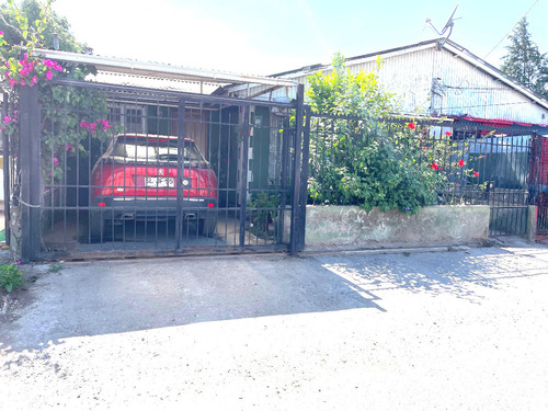 Amplia Solida Casa Familiar 3d 1b. 1est. Patio Impecable