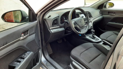 Imagen 5 de 15 de Hyundai Elantra 2018 2.0 Gls Premium At