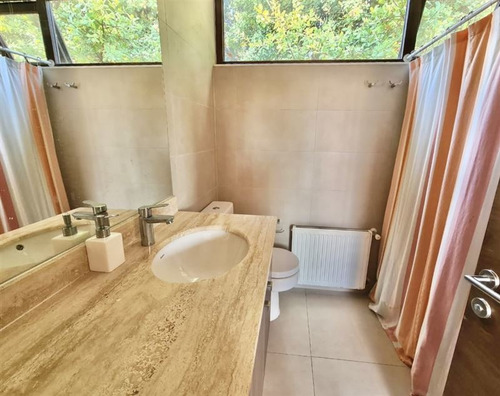 Casa En Venta De 4 Dorm. En La Reina