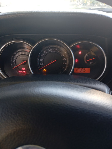 Nissan Tiida 1.8 Visia 5 p