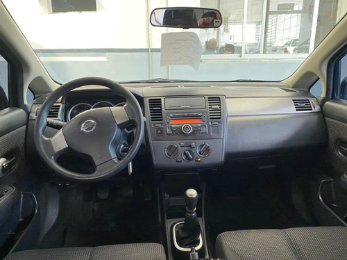 Ginza. Nissan Tiida 1.8 Visia 5p 2010