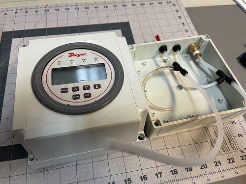 Dwyer Dh3-014 Digihelic Differential Pressure Controller Ssc