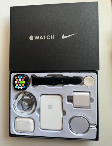 Kit Para Iphone Nike ( Incluye Apple Watch Y Airpods ) (Usado)