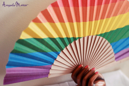 Abanico De Madera Y Tela Lbgt Español Orgullo Arcoiris Color Multicolor