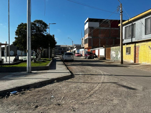 Se Vende Propiedad Con 5 Dptos. En Pasaje Singapur