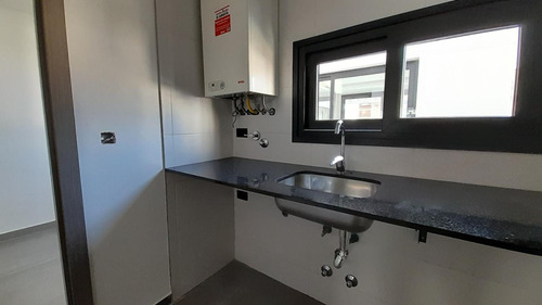 Departamento De 3 Ambientes A Estrenar En Flores.