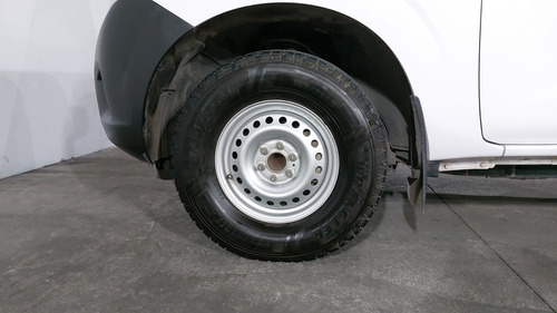 Nissan NP300 2.5 DOBLE CABINA SE AC PAQ SEG