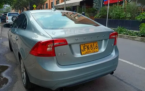 Volvo S60 2.0 T4 Drive-e R-design