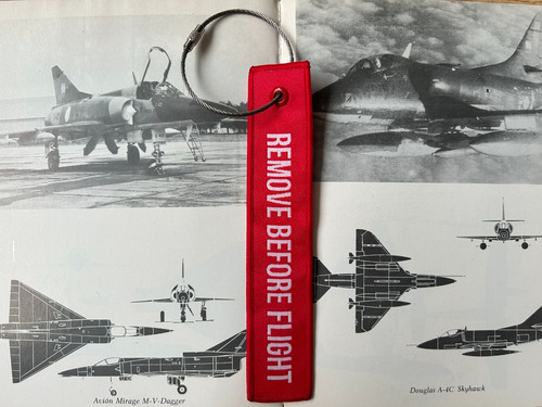 Llavero Remove Before Flight Tejido Con Cable De Acero Inox.
