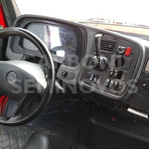 Imagem 10 de 12 de Mercedes Benz Atron 1635 S, Ano 2013/2013