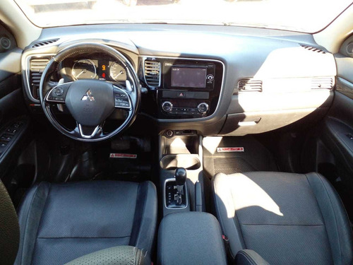 Imagen 10 de 12 de Mitsubishi 2016 Outlander 2.0 Glx 2wd L/16