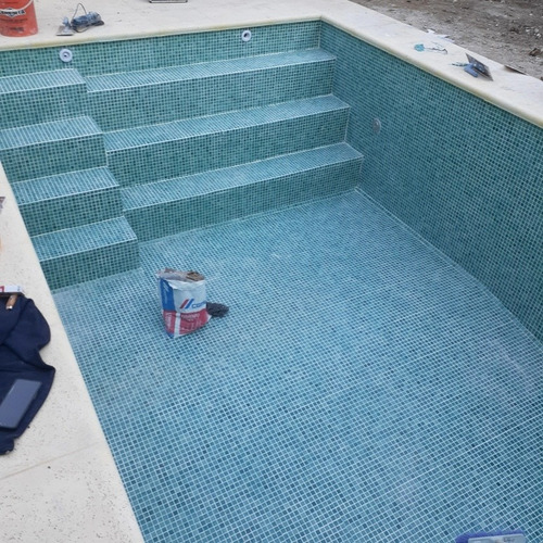 Imagen 2 de 5 de Construcción De Piscinas Y Colocación De Venecitas