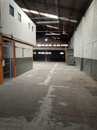 Bodega En Renta De 1200m2 En Total, Mezanine, Patio, Entrada Trailer