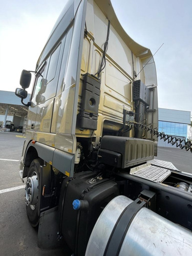 Imagem 8 de 9 de Daf Xf 510 6x4 2017 Motor Novo