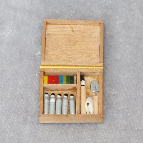 Caja De Pintura En Miniatura Para Casa De Muñecas A Escala