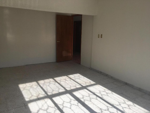 Casa En Renta En León, Moderno León, Gto.oficinas O Consultorios Puede Ser Con Jardin De 160m2