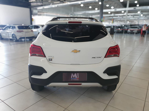Imagem 5 de 14 de Chevrolet Onix Active 1.4