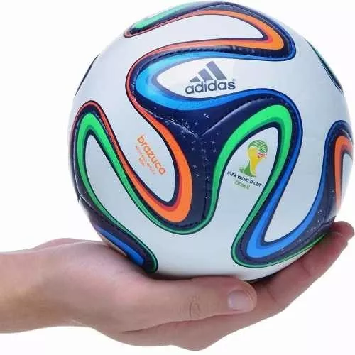 Bola de futebol adidas Brazuca Mini