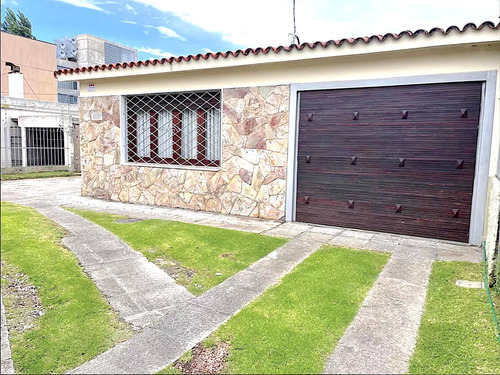 Casa En Venta 3 Dormitorios Fondo Piscina Y Barbacoa Garaje