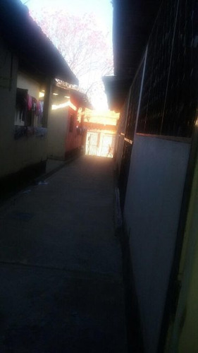 Imagem 2 de 6 de Casa 2 Quartos, Localizada No Bairro Veneza - 954