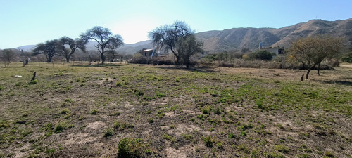 Terreno Con Vistas A Las Sierras Y El Lago