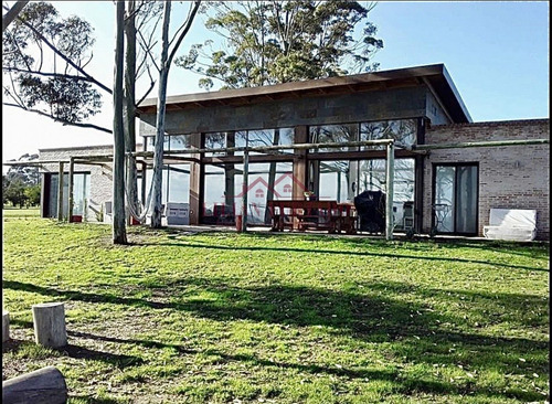El Quijote, Con Pileta Privada, 5 Cuartos, 3 Suites Matrimonial, 2 De 2 Camas, 5 Baños, Aire Por Ambiente. Excelente - Ref: 1331