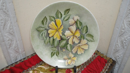 Plato Con Flores Y Hojas Pintado A Mano Para Decorar Vealo