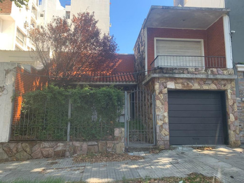 Casa 5 Dormitorios, C/gje A Reciclar En Pocitos