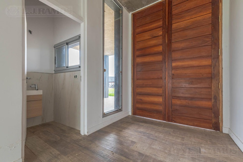 Casa En San Sebastián Área 2 Mb