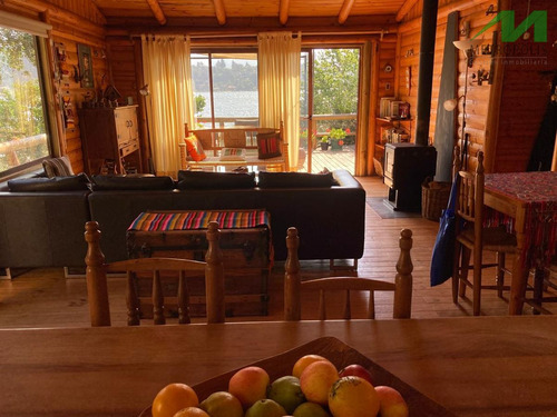 Casa En Venta De 9 Dorm. En Vichuquén