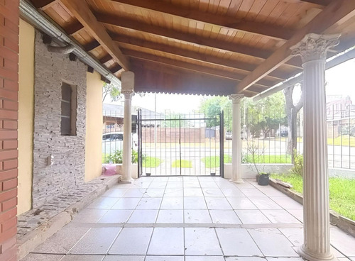 Casa De 4 Ambientes + Departamento Venta Ituzaingo